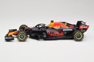 Red Bull Racing Honda RB16B #33 M. Verstappen Mexican GP Winner 2021 Minichamps 1:18 110211933 Pryskyřice – obrázek 3 z 6