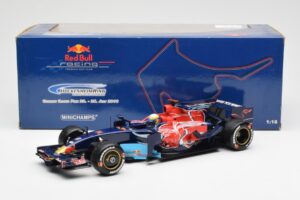 Red Bull Racing RB6 #6 M. Webber F1 Showcar 2010 Minichamps 1:18 150100076 Kov – obrázek 6 z 6