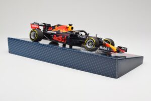 Red Bull Racing Honda RB16B #33 M. Verstappen Emilia Romagna GP 2021 Case Edition Minichamps 1:18 113210133 Pryskyřice – obrázek 4 z 7