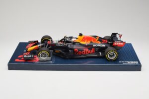 Red Bull Racing Honda RB16B #33 M. Verstappen Emilia Romagna GP 2021 Case Edition Minichamps 1:18 113210133 Pryskyřice