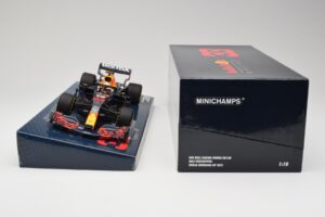 Red Bull Racing Honda RB16B #33 M. Verstappen Emilia Romagna GP 2021 Case Edition Minichamps 1:18 113210133 Pryskyřice – obrázek 6 z 7