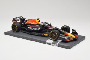 Oracle Red Bull Racing RB18 #33 M. Verstappen Belgian GP 2022 Minichamps 1:18 113221401 Pryskyřice – obrázek 4 z 7
