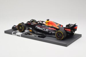 Oracle Red Bull Racing RB18 #33 M. Verstappen Belgian GP 2022 Minichamps 1:18 113221401 Pryskyřice – obrázek 5 z 7