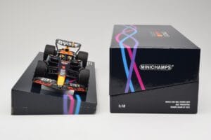 Oracle Red Bull Racing RB19 #33 M. Verstappen Miami GP 2023 Case Edition Minichamps 1:18 113233501 Pryskyřice – obrázek 6 z 7