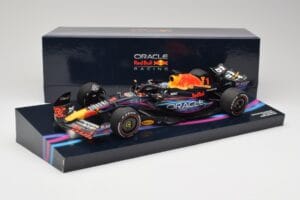 Oracle Red Bull Racing RB19 #33 M. Verstappen Miami GP 2023 Case Edition Minichamps 1:18 113233501 Pryskyřice – obrázek 7 z 7