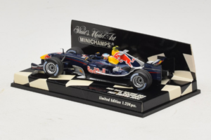 Red Bull Racing RB2 R. Doornbos Test Driver F1 2006 Minichamps 1:43 400060037 Kov – obrázek 3 z 5