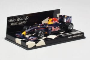 Red Bull Racing Renault RB5 #14 M. Webber Race Car 2009 Minichamps 1:43 400090114 Kov – obrázek 2 z 5