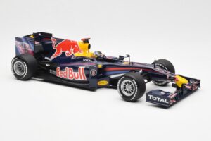 Red Bull Racing Renault RB5 #5 S. Vettel Showcar 2010 Minichamps 1:18 153100175 Kov – obrázek 4 z 6