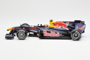 Red Bull Racing Renault RB6 #6 M. Webber F1 2010 Minichamps 1:18 110100006 Kov – obrázek 3 z 6