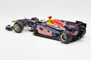 Red Bull Racing Renault RB6 #5 S. Vettel F1 World Champion 2010 Minichamps 1:18 110100005 Kov – obrázek 5 z 6