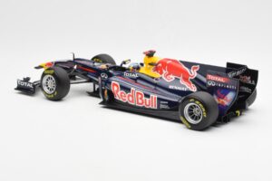 Red Bull Racing Renault RB6 #5 S. Vettel F1 World Champion Showcar 2010 Minichamps 1:18 150100075 Kov – obrázek 5 z 6
