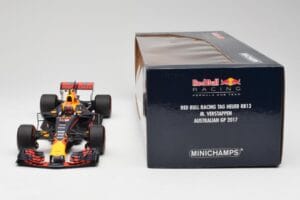 Red Bull Racing RB13 Tag Heuer #33 M. Verstappen Australian GP 2017 Minichamps 1:18 110170033 Pryskyřice – obrázek 6 z 7