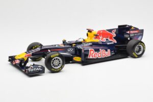 Red Bull Racing Renault RB7 #1 S. Vettel F1 World Champion Showcar 2011 Minichamps 1:18 113110271 Kov