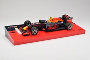 Red Bull RB12 #33 M. Verstappen Spain GP Winner 2016 Minichamps 1:18 147160533 Kov – obrázek 2 z 6