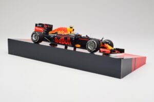 Red Bull RB12 #33 M. Verstappen Spain GP Winner 2016 Minichamps 1:18 147160533 Kov – obrázek 4 z 6