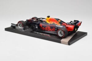 Red Bull RB15 #33 M. Verstappen Brazil GP Winner 2019 Minichamps 1:18 113191933 Kov – obrázek 5 z 7