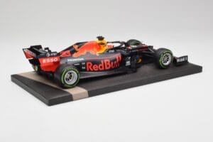Red Bull RB15 #33 M. Verstappen German GP Winner Wet 2019 Minichamps 1:18 113191133 Kov – obrázek 3 z 7