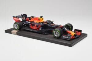 Red Bull RB15 #33 M. Verstappen German GP Winner Wet 2019 Minichamps 1:18 113191133 Kov – obrázek 4 z 7