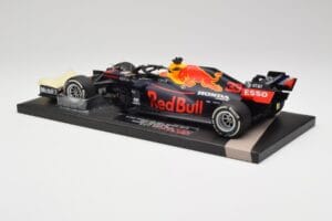 Red Bull RB16 #33 M. Verstappen Abu Dhabi GP Winner 2020 Minichamps 1:18 113201733 Kov – obrázek 5 z 6