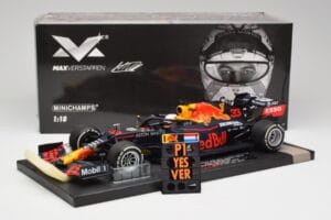 Red Bull RB16 #33 M. Verstappen Abu Dhabi GP Winner 2020 Minichamps 1:18 113201733 Kov – obrázek 6 z 6