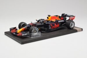 Red Bull RB16B #33 M. Verstappen Dutch GP Winner 2021 Minichamps 1:18 113212533 Kov – obrázek 2 z 7