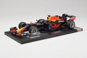 Red Bull RB16B #33 M. Verstappen Styrian & Austrian GP Winner 2021 Minichamps 1:18 113210933 Kov – obrázek 2 z 6