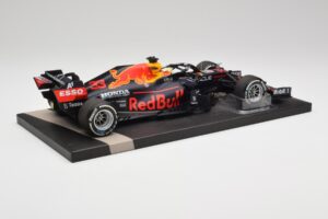 Red Bull RB16B #33 M. Verstappen Styrian & Austrian GP Winner 2021 Minichamps 1:18 113210933 Kov – obrázek 3 z 6