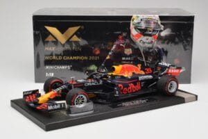 Red Bull RB16B #33 M. Verstappen Abu Dhabi GP 2021 Winner Missing Figurine & Pitboard Minichamps 1:18 113212333 Pryskyřice – obrázek 7 z 7
