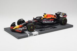 Red Bull RB18 #1 M. Verstappen Japan GP Winner No Figure 2022 Minichamps 1:18 113221801B Kov – obrázek 2 z 7