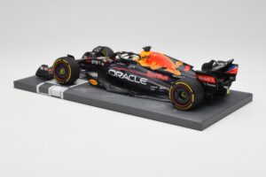 Red Bull RB18 Oracle #1 M. Verstappen Abu Dhabi GP 2022 Winner Minichamps 1:18 113222201 Pryskyřice – obrázek 5 z 7