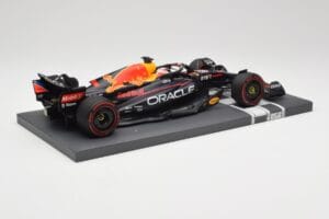 Red Bull RB18 Oracle #1 M. Verstappen Dutch GP 2022 Winner Minichamps 1:18 113221501 Pryskyřice – obrázek 3 z 7