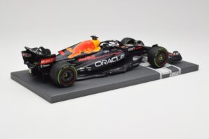 Red Bull RB18 Oracle #1 M. Verstappen Japanese GP 2022 World Champion Minichamps 1:18 113221801 Pryskyřice – obrázek 3 z 7