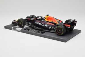Red Bull RB18 Oracle #1 M. Verstappen Japanese GP 2022 World Champion Minichamps 1:18 113221801 Pryskyřice – obrázek 5 z 7