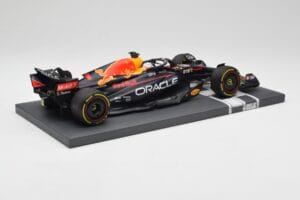 Red Bull RB18 Oracle #1 M. Verstappen US GP 2022 Winner Minichamps 1:18 113221901 Pryskyřice – obrázek 3 z 7