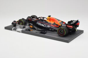 Red Bull RB18 #1 M. Verstappen Emilia Romagna GP 2022 Winner Minichamps 1:18 113220401 Pryskyřice – obrázek 5 z 7