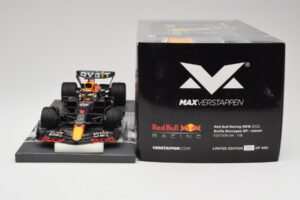 Red Bull RB18 #1 M. Verstappen Emilia Romagna GP 2022 Winner Minichamps 1:18 113220401 Pryskyřice – obrázek 6 z 7