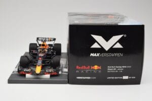 Red Bull RB18 #1 M. Verstappen Miami GP 2022 Winner Minichamps 1:18 113220301 Pryskyřice – obrázek 6 z 7