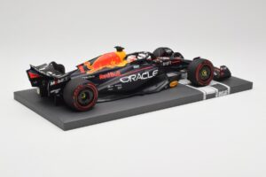 Red Bull RB19 Oracle #1 M. Verstappen Australian GP 2023 Winner Minichamps 1:18 113230301 Pryskyřice – obrázek 3 z 7