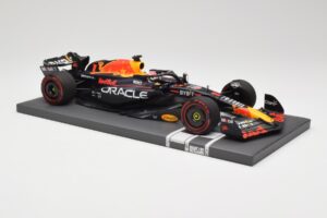 Red Bull RB19 Oracle #1 M. Verstappen Australian GP 2023 Winner Minichamps 1:18 113230301 Pryskyřice – obrázek 4 z 7