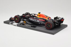 Red Bull RB19 Oracle #1 M. Verstappen Australian GP 2023 Winner Minichamps 1:18 113230301 Pryskyřice – obrázek 5 z 7
