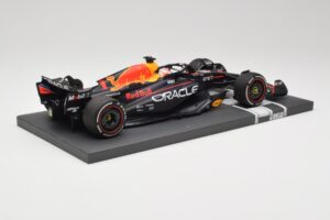 Red Bull RB19 Oracle #1 M. Verstappen Bahrain GP 2023 Winner Minichamps 1:18 113230201 Pryskyřice – obrázek 3 z 7