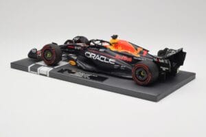 Red Bull RB19 Oracle #1 M. Verstappen British GP 2023 Winner Minichamps 1:18 113231101 Pryskyřice – obrázek 5 z 7