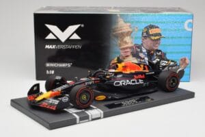 Red Bull RB19 Oracle #1 M. Verstappen British GP 2023 Winner Minichamps 1:18 113231101 Pryskyřice – obrázek 7 z 7