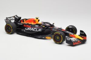 Red Bull RB19 #11 S. Perez Italian GP 2nd 2023 Minichamps 1:18 110231511 Kov – obrázek 6 z 6
