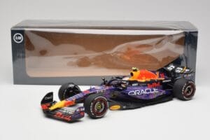 Red Bull RB19 #11 S. Perez Las Vegas GP 3rd 2023 Minichamps 1:18 110232211 Kov – obrázek 6 z 6