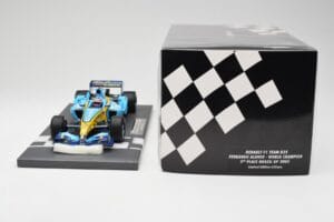 Renault F1 Team R25 #5 F. Alonso 3rd Place Brazil GP 2005 World Champion Minichamps 1:18 117051705 Kov – obrázek 6 z 7