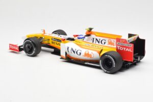 Renault F1 Team R29 #10 R. Grosjean F1 2009 Minichamps 1:18 150090108 Kov – obrázek 5 z 6