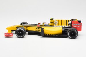 Renault F1 Team R30 #11 V. Petrov Showcar F1 2010 Minichamps 1:18 150100082 Kov – obrázek 3 z 6