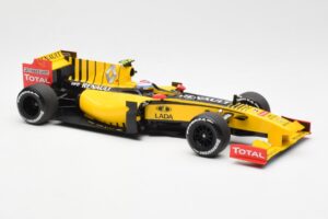 Renault F1 Team R30 #11 V. Petrov Showcar F1 2010 Minichamps 1:18 150100082 Kov – obrázek 4 z 6