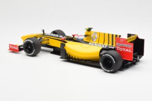 Renault F1 Team R30 #11 V. Petrov Showcar F1 2010 Minichamps 1:18 150100082 Kov – obrázek 5 z 6